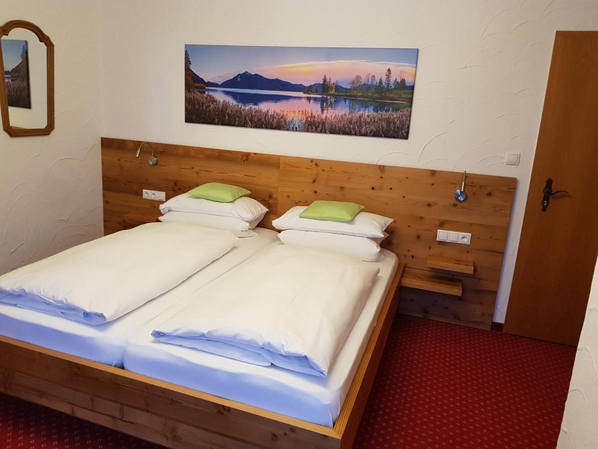 Fruehstueckspension Gaestehaus Zum Weissen Roessl Wallgau Exterior foto