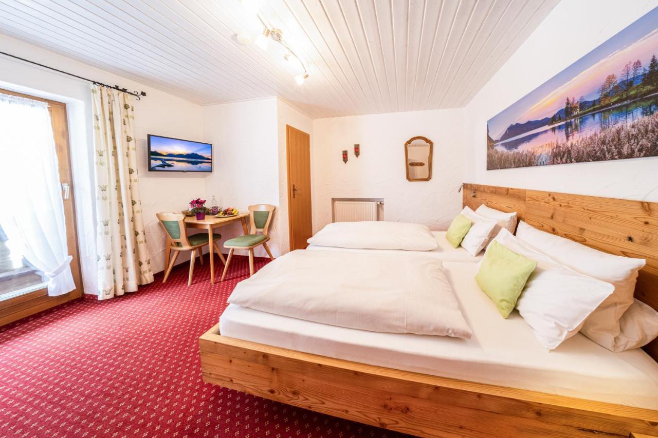 Fruehstueckspension Gaestehaus Zum Weissen Roessl Wallgau Exterior foto